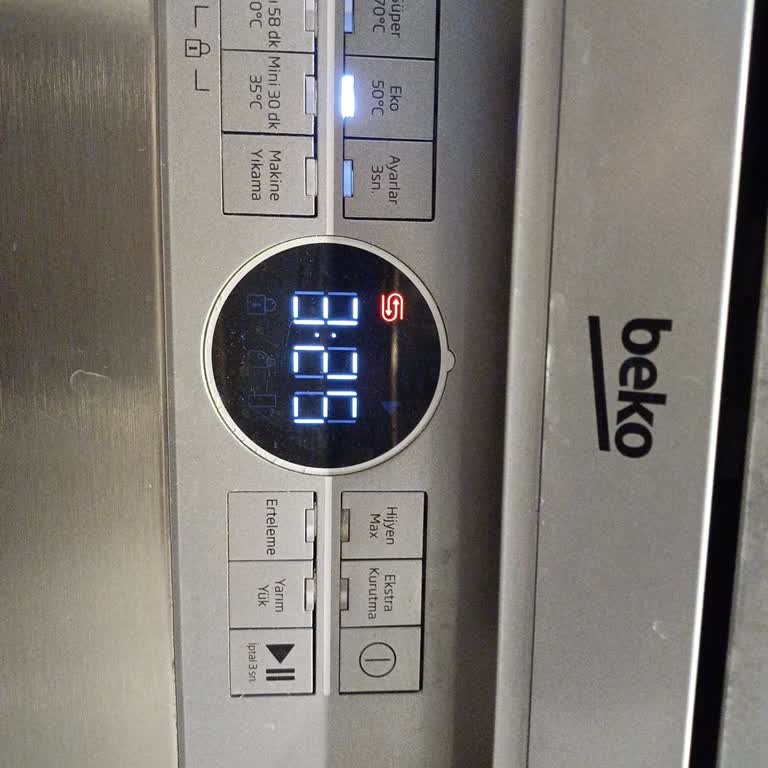 Beko BM 4044 Bulaşık Makinesinde Sürekli Yanan Kırmızı Uyarı Işığı