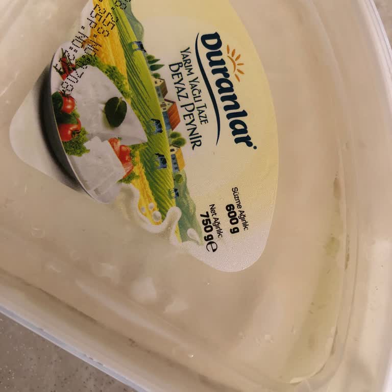 Son Kullanma Tarihi Geçmemiş Beyaz Peynirde Yoğun Acılık Ve İade Talebi