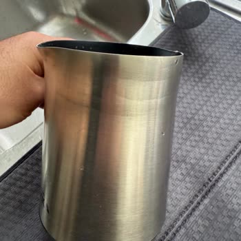 Kahve Makinesi Haznesinde Çatlak Ve Paslanma: Güvenlik Ve Kalite Sorunu