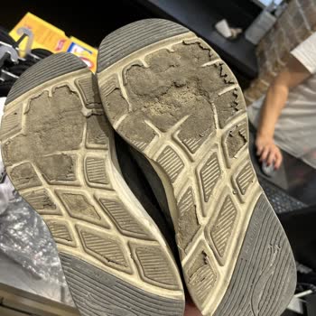 Kısa Sürede Yıpranan Skechers Ayakkabılara Garanti Desteği Sağlanmadı