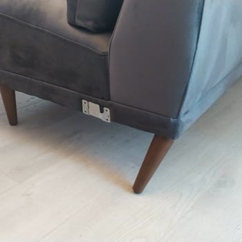 Teslim Edilen Koltuk Takımında Üretim Hataları Ve Kötü Koku Sorunu Çözülemedi