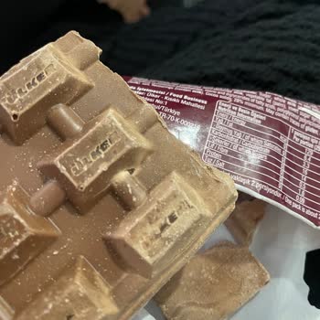 Son Kullanma Tarihi Geçmemiş Çikolata Bozuk Çıktı