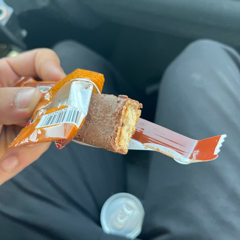 Albeni Çikolatada Beklenmeyen Tat Ve Lekeler: Ürün Güvenliği Endişesi