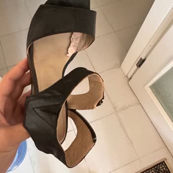 Ataköy Sandaletin Bantı Çıktı Garantiye Rağmen Mağduriyetim Giderilmedi