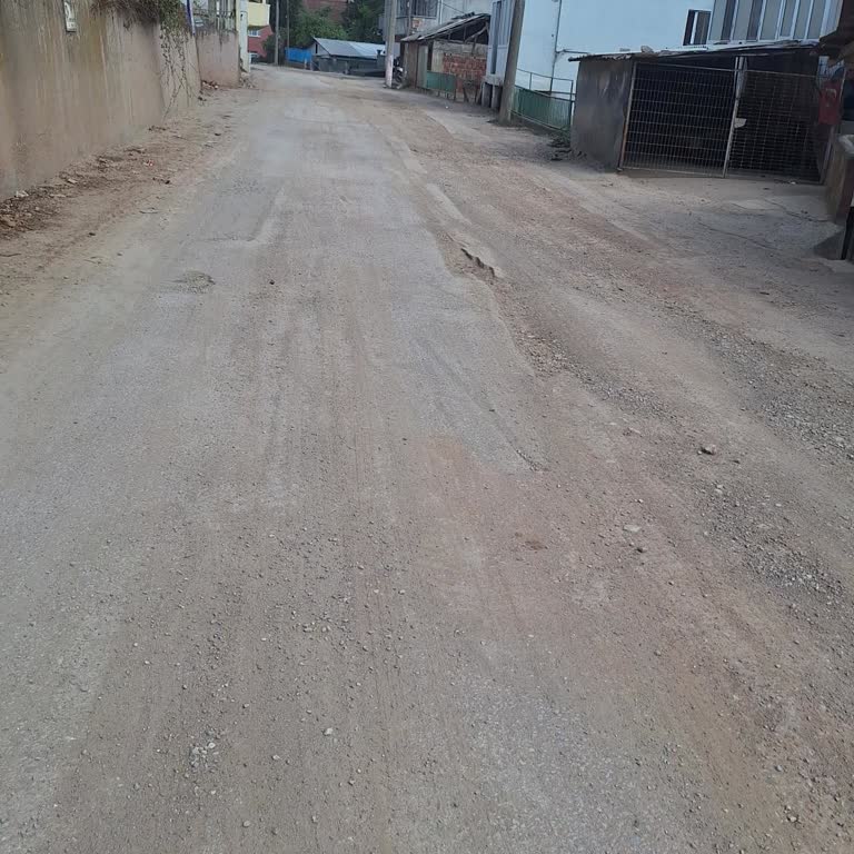 İzmit Belediyesi Alikahya Fatih Mahallesi'nde Asfalt Sorunu Ve Toz Nedeniyle Yaşanan Mağduriyet