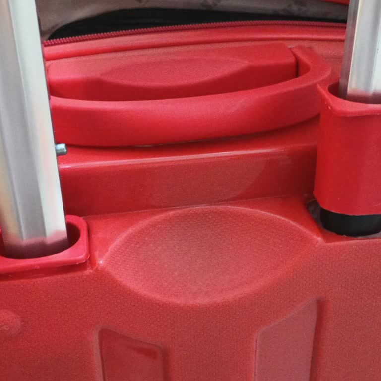 İvs Valiz Kabin Boy Valiz İlk Kullanımda Sapı Koptu, İade veya Değişim Talebim Var