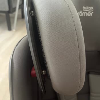 Oto Koltuğu Baş Desteği Sürekli Çıkıyor, Servisten Yanıt Yok