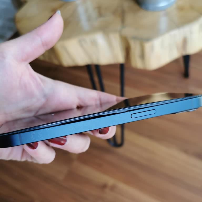 İphone 13'te Garanti Biter Bitmez Batarya Şişmesi Ve Yüksek Servis Ücreti Şoku