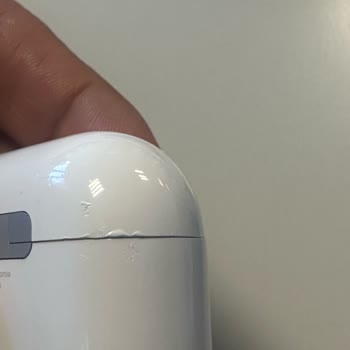 Spigen Kılıf Nedeniyle Airpods'umda Oluşan Hasar Ve İlgisizlik