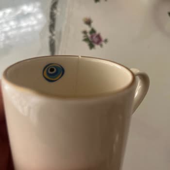 Online Siparişimde Gelen Kusurlu Fincanlar Ve Değişim Talebim