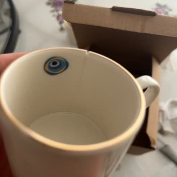 Online Siparişimde Gelen Kusurlu Fincanlar Ve Değişim Talebim