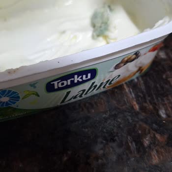 Taze Tarihli Torku Labne Peynirde Küf Şoku: Paket Açılınca Hayal Kırıklığı