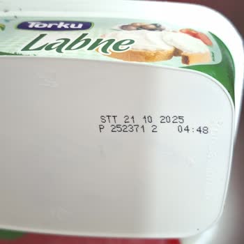 Taze Tarihli Torku Labne Peynirde Küf Şoku: Paket Açılınca Hayal Kırıklığı