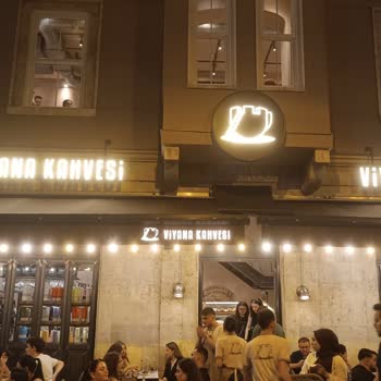 Viyana Kahvesi'nde Hijyen Sorunu Ve Personel Saygısızlığı