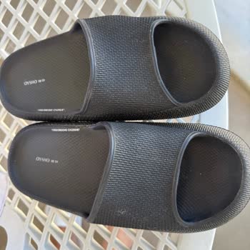 Kısa Sürede Deforme Olan Sandalet Ayağımı Yaraladı