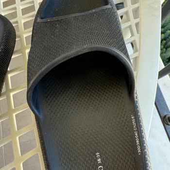 Kısa Sürede Deforme Olan Sandalet Ayağımı Yaraladı