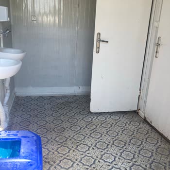 Ramada Hotel & Suites Kuşadası Deniz Kenarındaki Tuvalet Ve Duşların Temizlik Sorunu