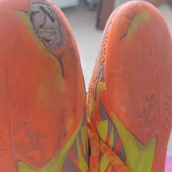 Kısa Sürede Yıpranan Ayakkabıya Değişim Veya İade Yapılmadı