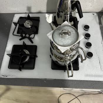 Yeni Alınan Bosch Ocak Camı Kendiliğinden Patladı, Servis Mağduriyetimizi Gidermiyor