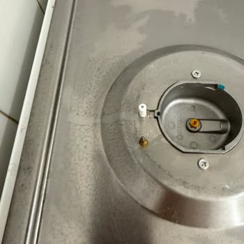 I Face Color Fading and Surface Stains on Bosch PBP6C5K80O/01 Built-In Hob