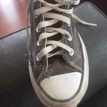 Converse Ayakkabıda Renk Solması Ve Yırtık, Müşteri Hizmetlerinden Yanıtsızlık