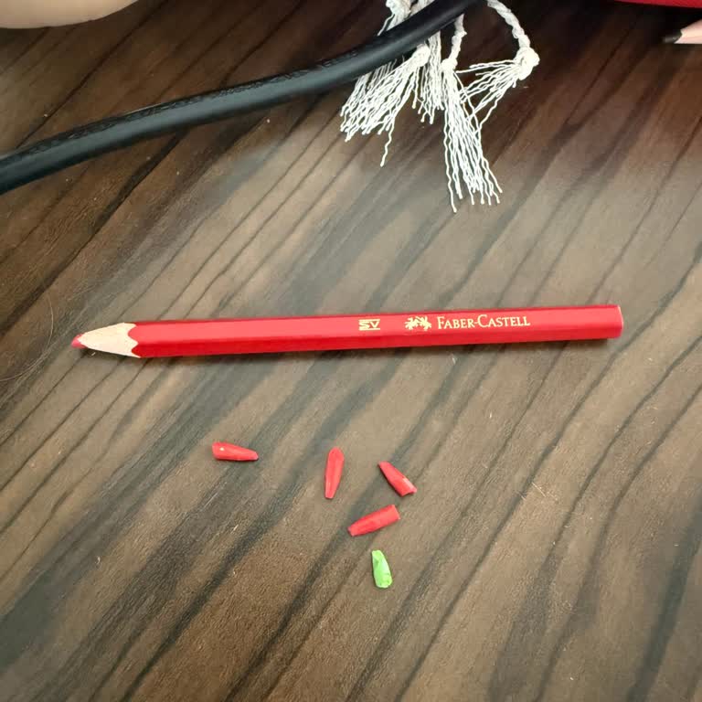 Yeni Alınan Boya Kalemlerinde Sürekli Uç Kırılması Hayal Kırıklığı Yarattı