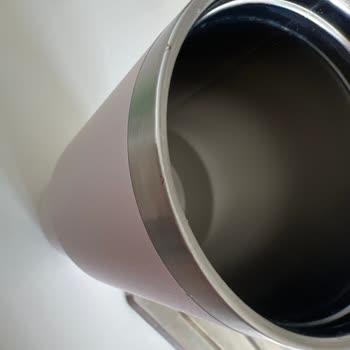 Yeni Aldığım Stanley Termosun Ağız Kısmında Kısa Sürede Paslanma Oluştu