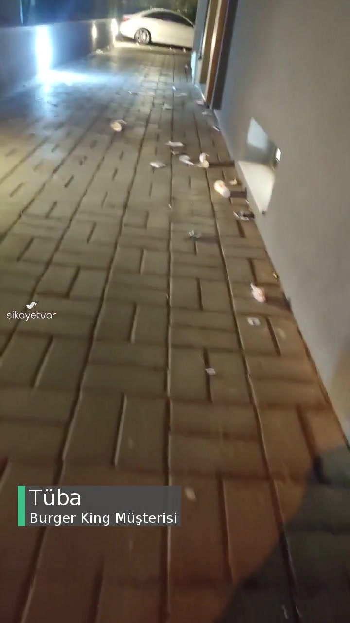 Burger King İzmir Karşıyaka Girne Bulvarı Şubesinin Hali! videonun kapak resmi