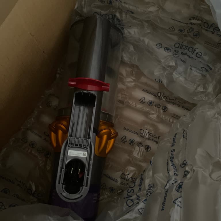 Garantiye Gönderdiğim Dyson Süpürgem Bataryasız Geri Geldi, Mağdur Edildim