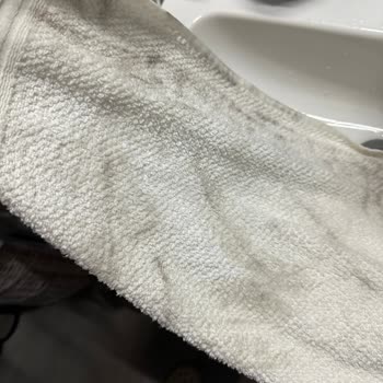 Hayal Kırıklığı Yaratan Saç Boyama Ve Kesim Deneyimi: Yanlış Renk, Eksik Hizmet Ve İletişimsizlik