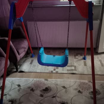 Pilsan Salıncak Parçaları Sürekli Kırılıyor, Yüksek Ücret Talebi Hayal Kırıklığı Yarattı