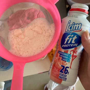 Son Kullanma Tarihi Geçmemiş Sütte Kötü Görüntü Ve Tortu Şoku