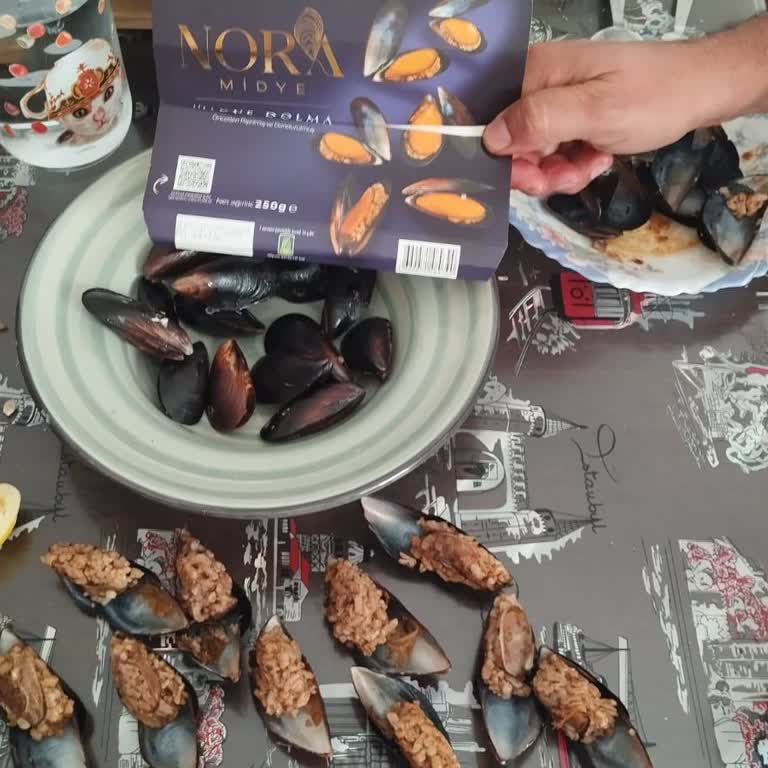 Tarihi Geçmiş Ve Farklı Renkte Midye Satışı Müşteri Güvenini Zedeliyor