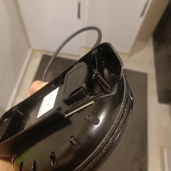 Waffle Makinesinin Plastik Ayağı Yüksek Isıda Kırıldı, Yedek Parça Talep Ediyorum