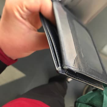 Yeni Alınan Deri Cüzdanda Kısa Sürede Deformasyon