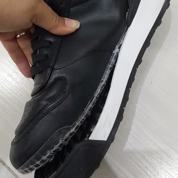 İlk Giyimde Dağılan Ayakkabı Hayal Kırıklığı Yarattı