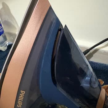 Sıfır Ve Garantili Ütü Hasarlı Çıktı, Ücretli Onarım Teklifiyle Mağdur Edildim