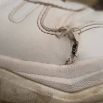 FLO'dan Aldığım Ayakkabı Kısa Sürede Açıldı, Garanti Reddiyle Mağdur Edildim