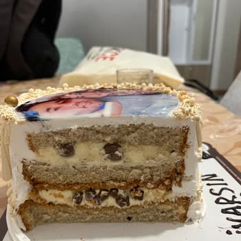 Tat Unlu Mamulleri Pasta & Ekmek Taze Olmayan Ve Eksik İçerikli Pastadan Kaynaklı Sağlık Sorunu