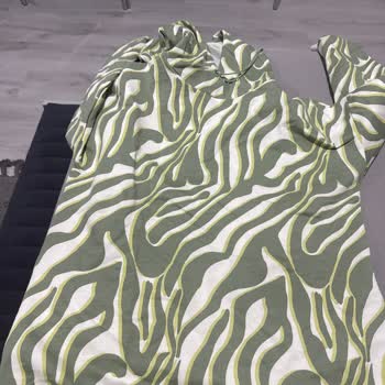 LCW Modest Sweatshirtlerde Çekme Ve Leke Sorunu, Değişim Talebim Karşılanmadı