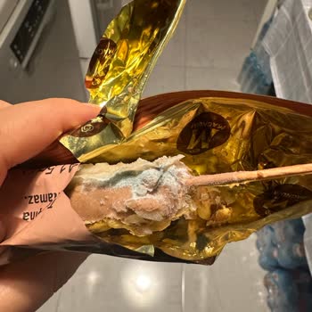 Migros Sanal Marketten Aldığım Magnum Mini Badem Küflü Çıktı