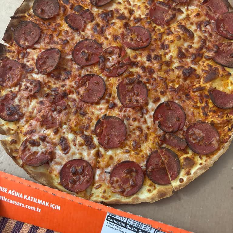Migros Yemek Üzerinden Gelen Pizzada Yanıklık Ve Eksik Sos Sorunu Yaşadım