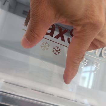 2162 NFB Beş Çekmeceli Derin Dondurucu Çekmeceleri Çizik Geldi