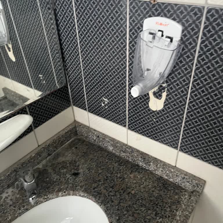 Metin-Nuran Çakallıklı Anadolu Lisesi Öğretmen Davranışları ve Temizlik Sorunu