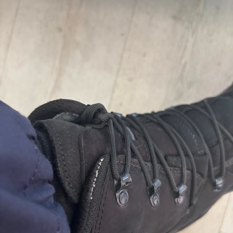 YDS Boots 6 Aylık Garanti Süresi İçerisindeyken Çözüm Sunulmaması Beni Mağdur Etti