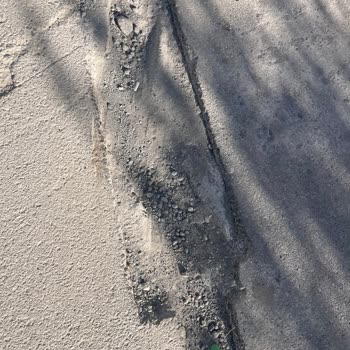 Kazılan Yol Çocuklar Ve Araçlar İçin Tehlike Saçıyor, Çözüm Bekliyoruz