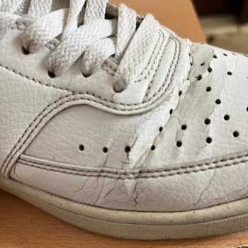 Kısa Sürede Çatlayan Nike Ayakkabım Garanti Kapsamında Değiştirilmiyor