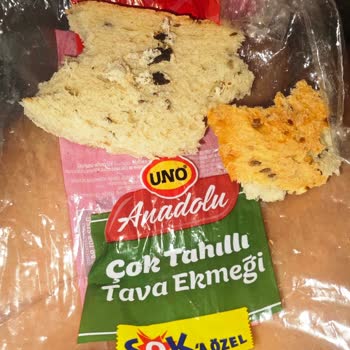 UNO Çok Tahıllı Tava Ekmeğinden Çıkan Kıl Ve Siyah Kitle Hijyen Endişesi Yarattı