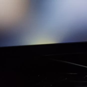 Grundig TV'de Sürekli Kasma Ve Işık Sızması Sorunu Çözülmüyor