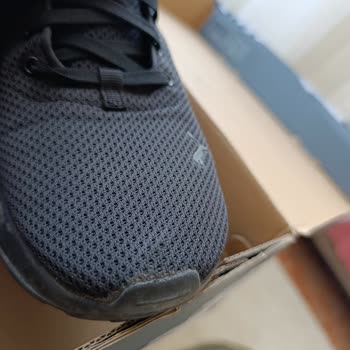 Pahalı Ve Dayanıksız Ayakkabı, Yetersiz Garanti Hizmeti